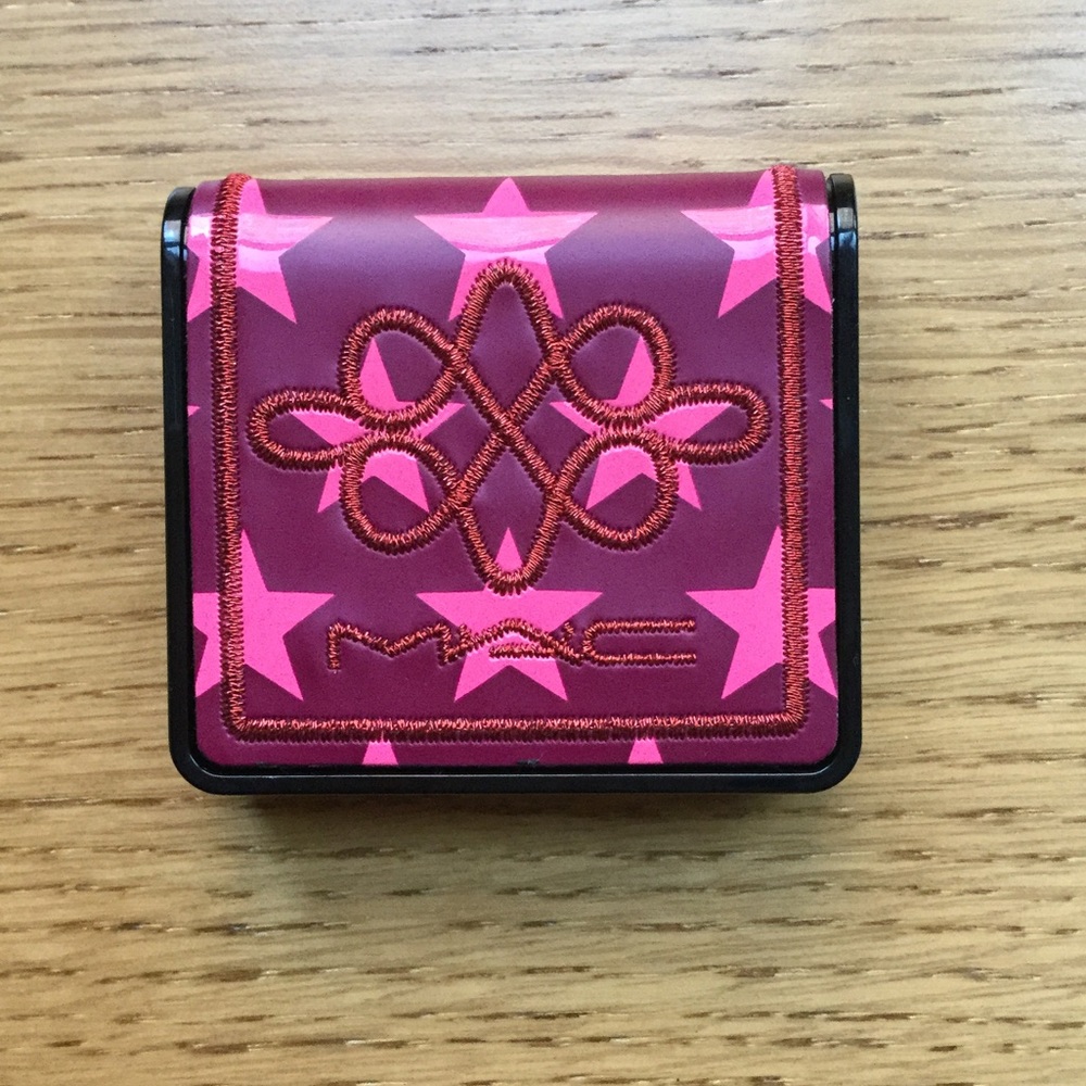 Mac Nutcracker Sweet Viva Glam Lip Compact
