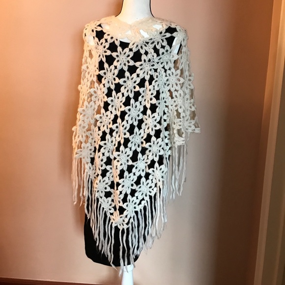 Vintage Open Crochet Floral Poncho - Picture 2 of 4