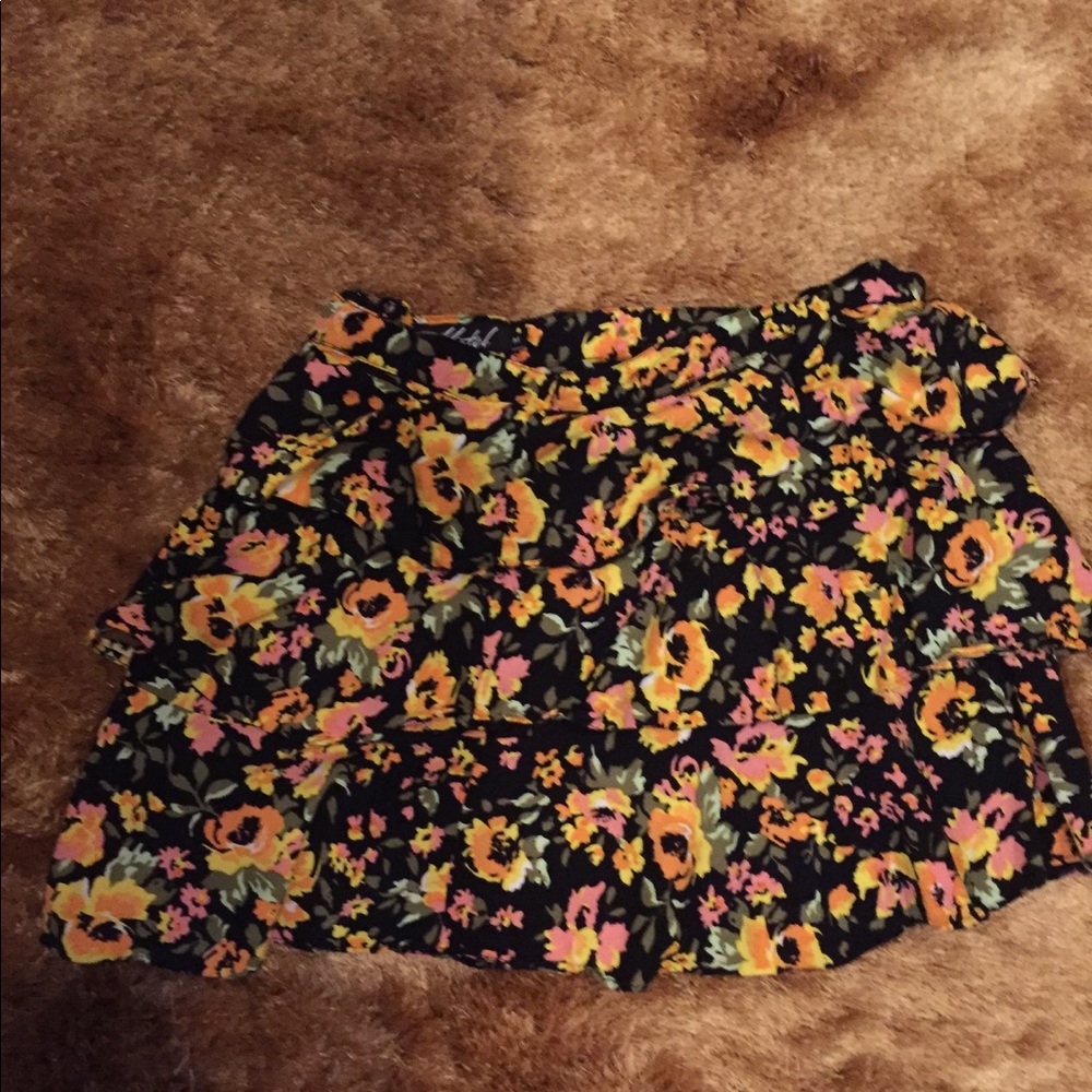 Motel Black Floral Skirt in M