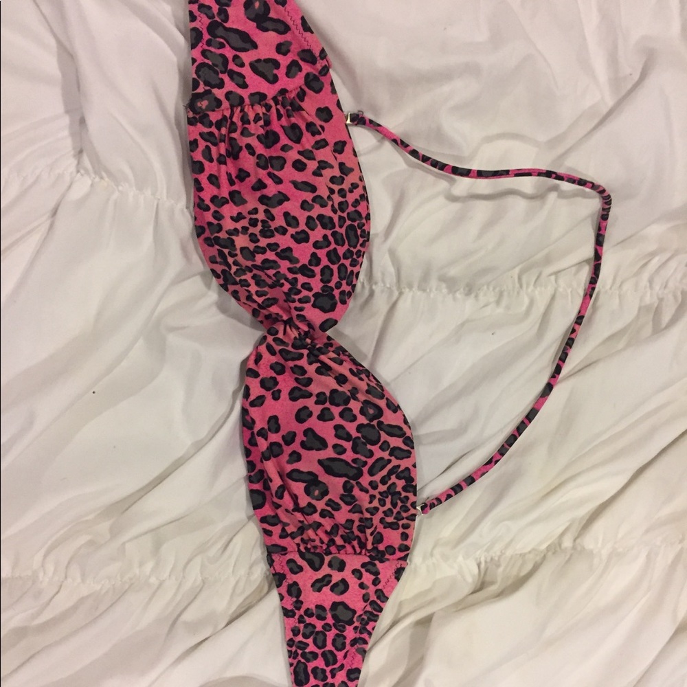 Bathing suits - Picture 2 of 7