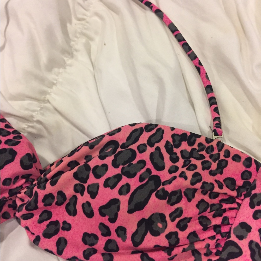 Bathing suits - Picture 3 of 7