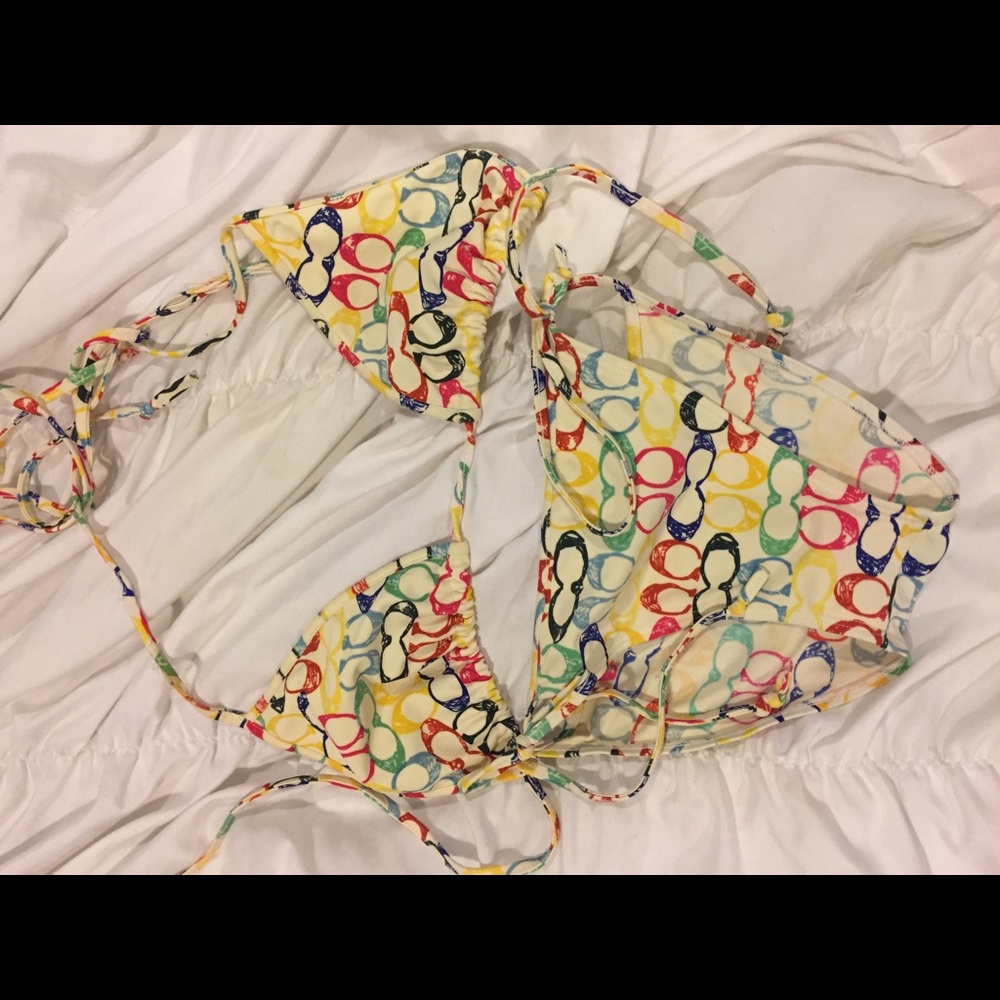 Bathing suits - Picture 4 of 7