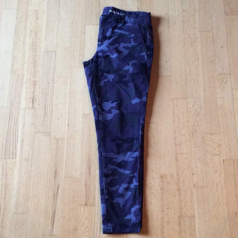 Gap Blue Camouflage Khaki pant, size 6.