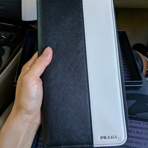 Prada Bags - NWT Prada black clutch wallet Prada Bags - NWT Prada black clutch wallet