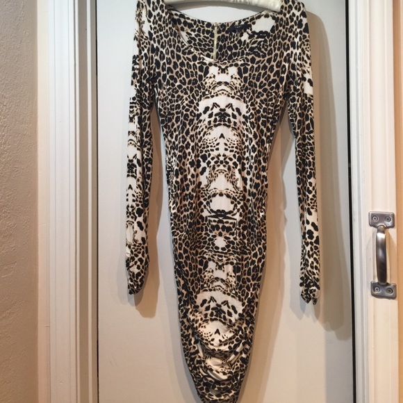 Hot leopard print Tart form fitted dress - Picture 2 of 6