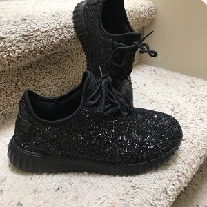 Black sparkle tennis