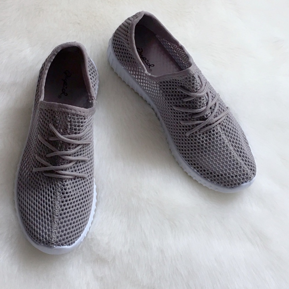 1 LEFT❗️Perforated Slip On Mesh Sneakers - Picture 4 of 8