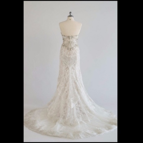 Wedding Dress, Eve of Milady Sweetheart Strapless - Picture 8 of 8