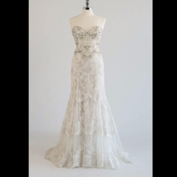 Wedding Dress, Eve of Milady Sweetheart Strapless - Picture 7 of 8