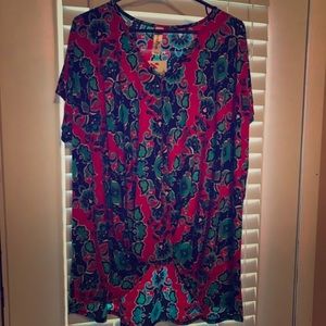 Perfectly Priscilla 1x flowy shirt