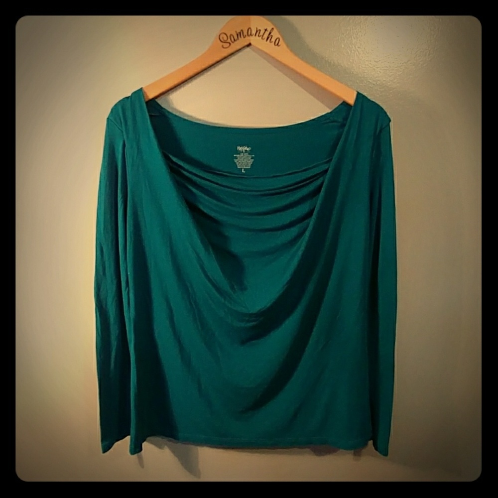 Long sleeve shirt with slight ruching in the front