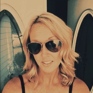 Meet your Posher, Leisha