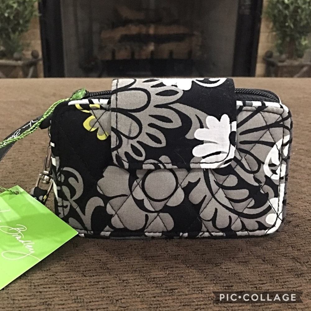 NWT! Vera Bradley Smartphone Wristlet