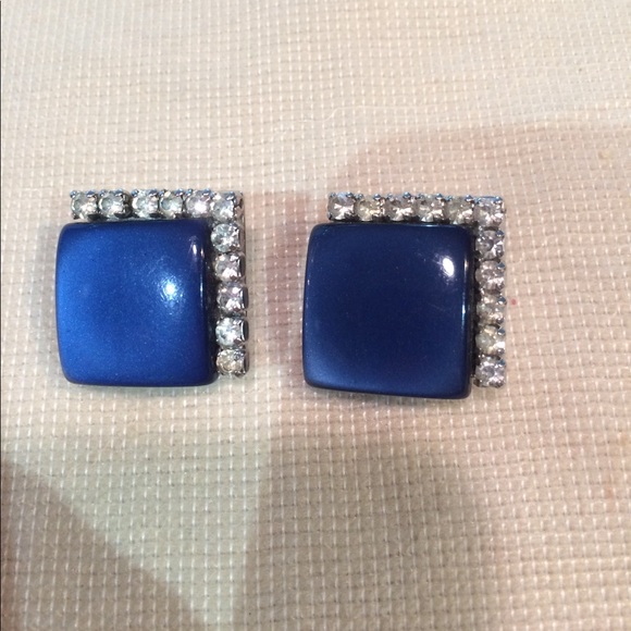 Jewelry - Vintage blue diamond clip earrings