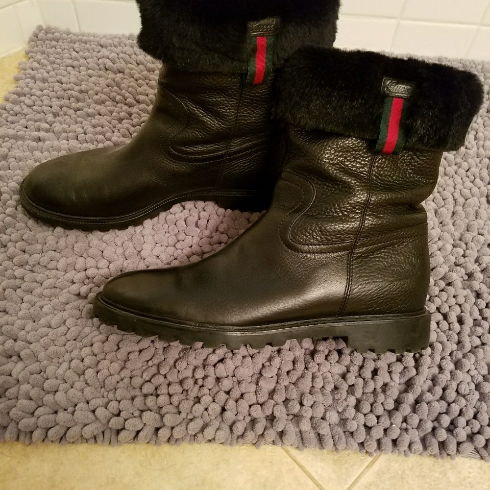 Authentic black leather and fur Gucci boots