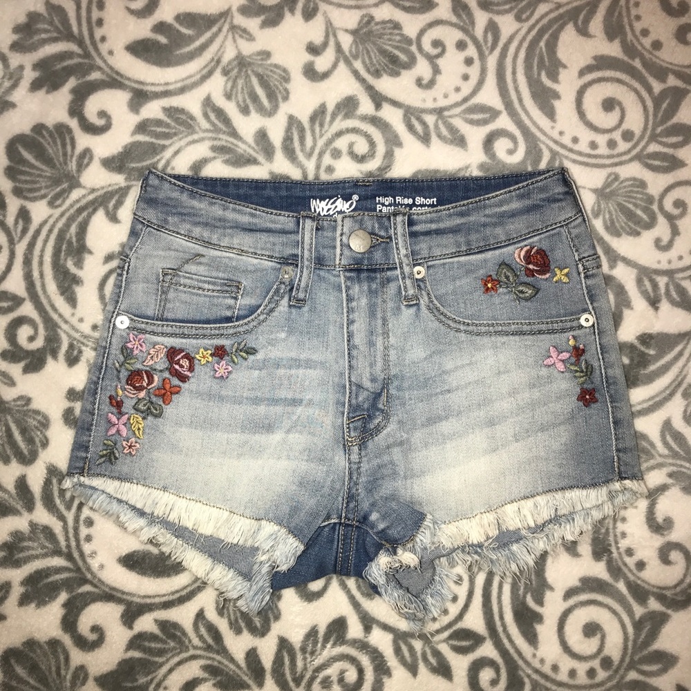 Mossimo High Rise Shorts **super stretch**