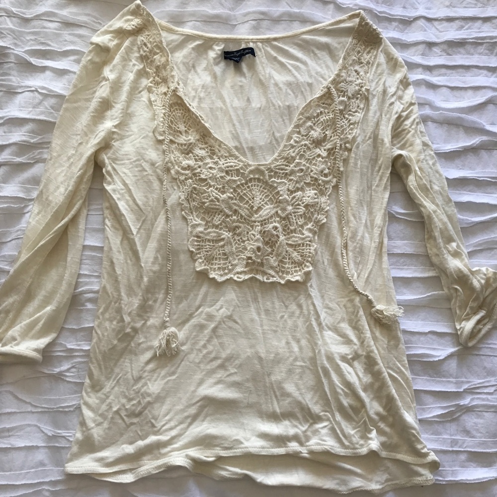 American eagle offwhite shirt size xs