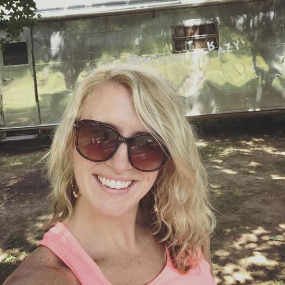 Meet your Posher, Caroline - Picture 1 of 1