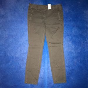 Ann Taylor Loft skinny Ankle Khakis Size 6