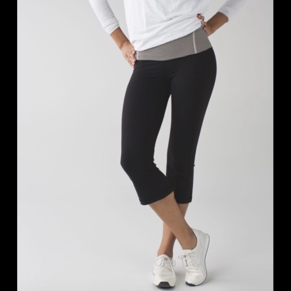 lululemon athletica Pants - Lululemon Women's Gather & Crow Crop II Leggings