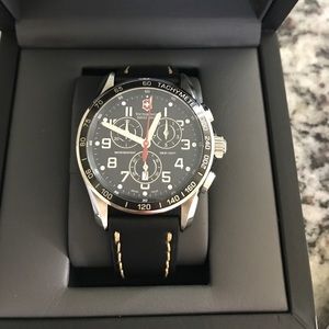 NWT!!! Victorinox Swiss Army Men's Watch