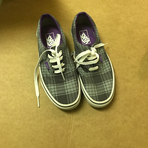 Vans Shoes - Vans woman's size 7.5 Firm Price!