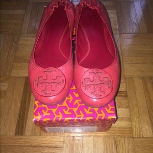 AUTHENTIC TORY BIRCH RED REVA LEATHER FLAT 8.5