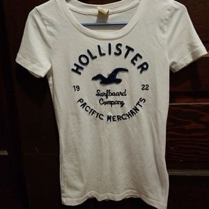 Hollister tee