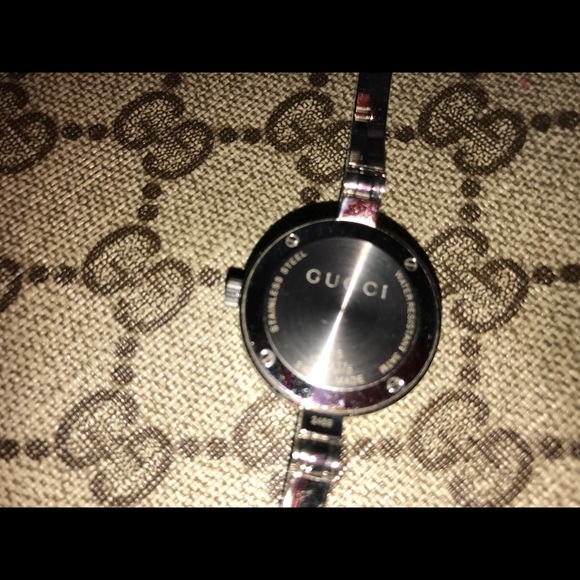 Gucci YA055510 Ladies Watch 5505 Mother of Pearl Dial  Women\'s stainless steel Gucci watch