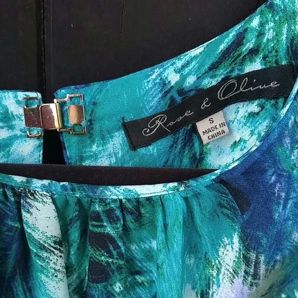 Rose and Olive Blouse Size S - Picture 4 of 5