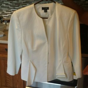 Women's white linen lined 2 piece suit