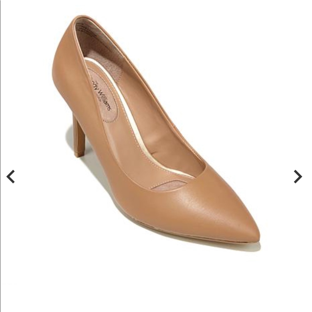 Wendy Williams brand new nude heels