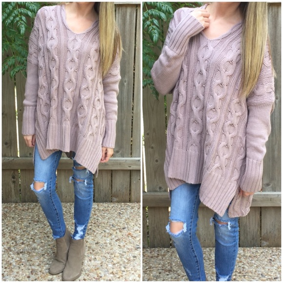 Sweaters - LAST ITEM▫️Mauve Cable Knit V-Neck Sweater