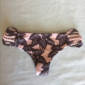 Acacia Pikake Bottoms in Black Elephant