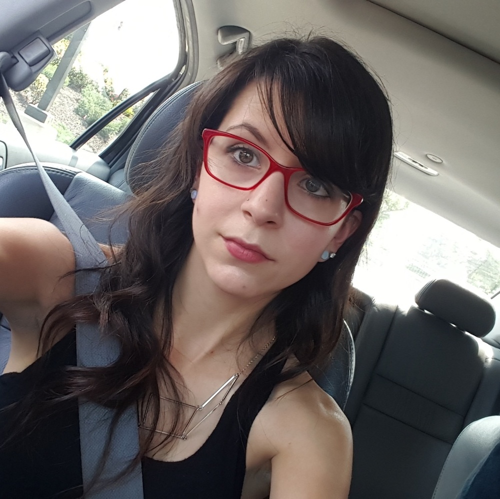 Meet your Posher, Danielle