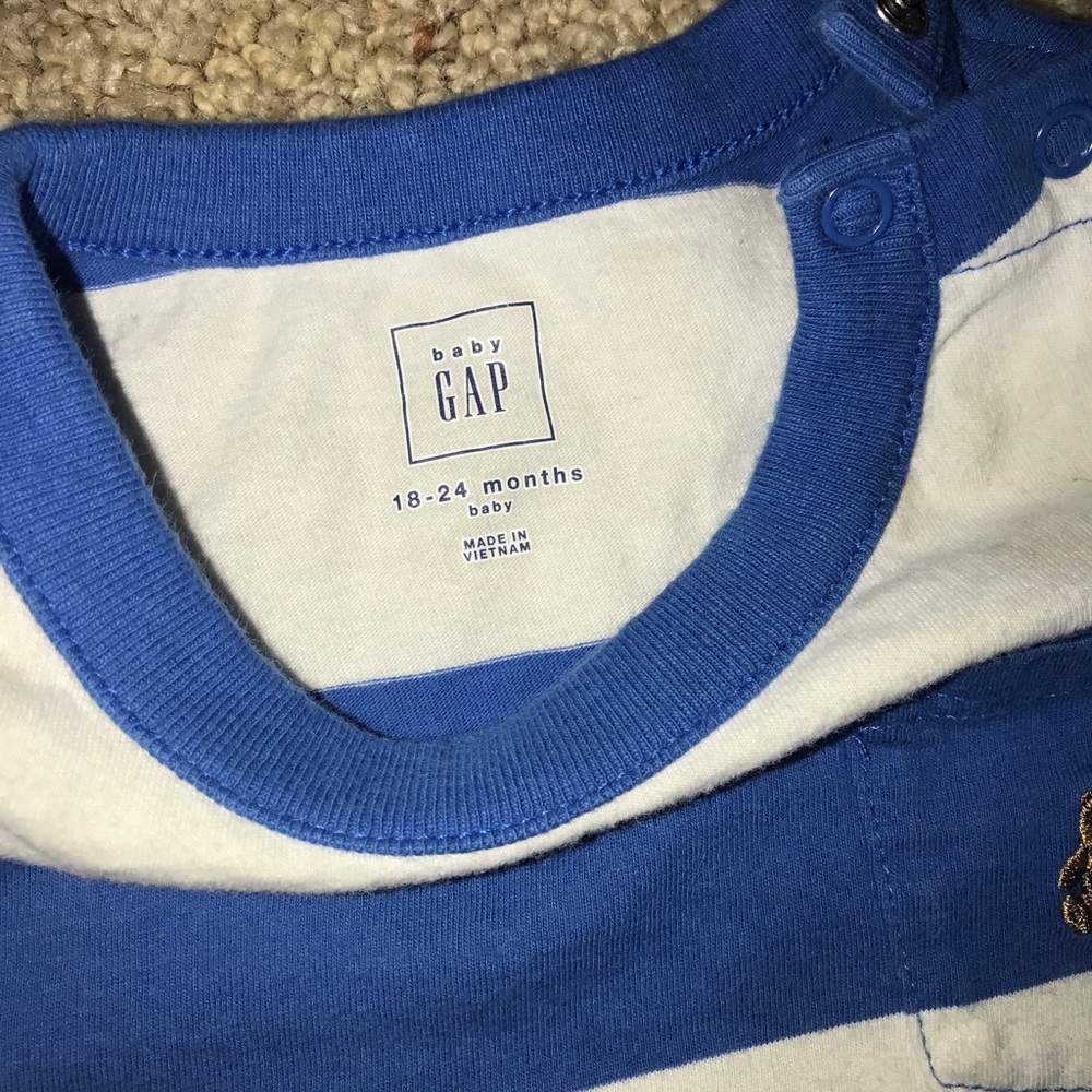 Baby GAP Onesie - Picture 2 of 2