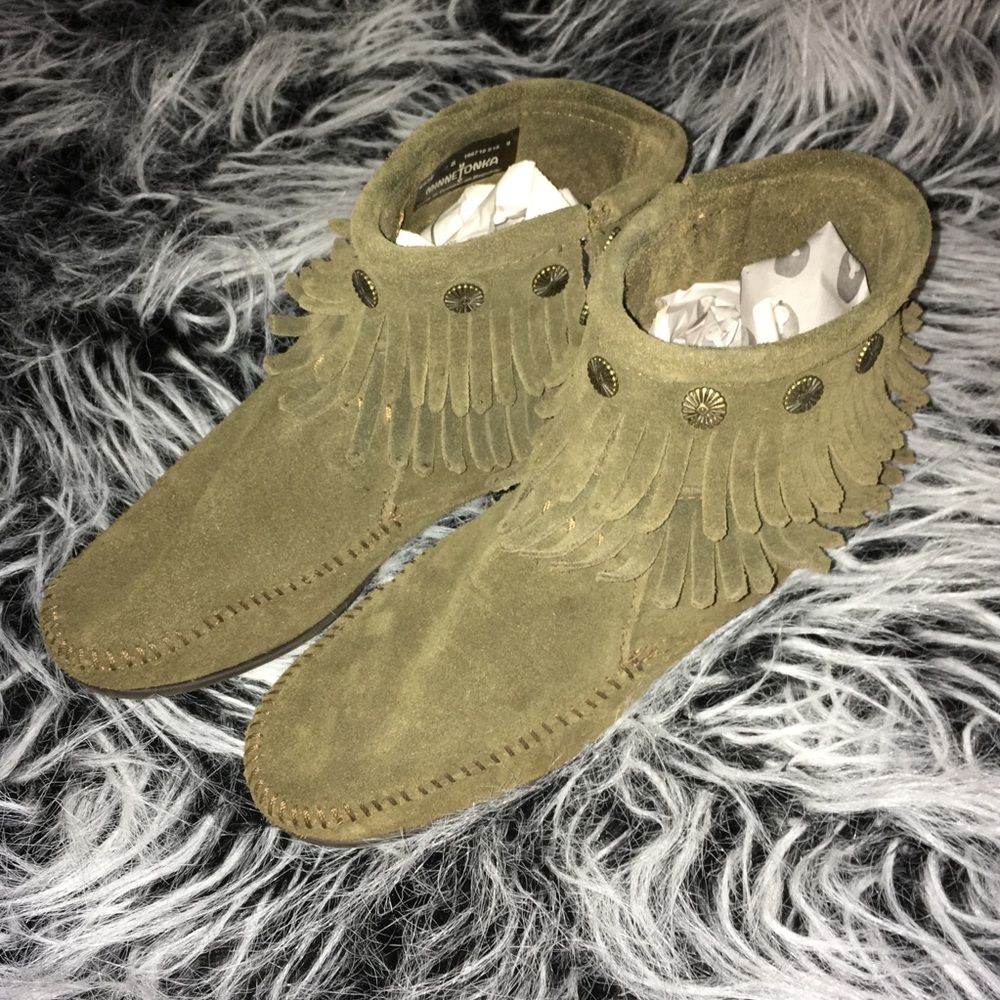 Minnetonka Short Fringe Booties Olive Green