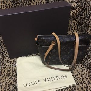 🔴SOLD LOCAL🔴 Authentic Louis Vuitton