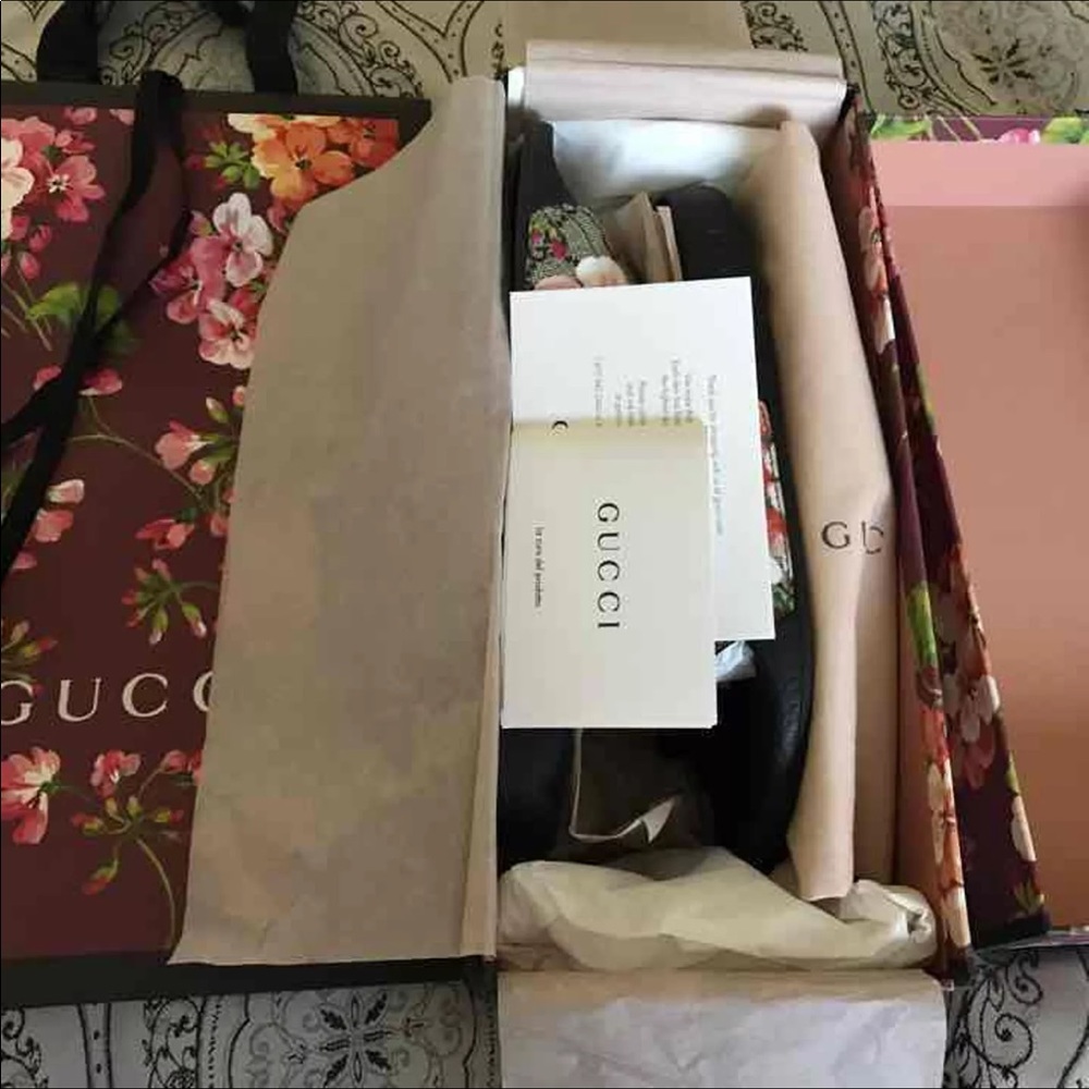 Gucci floral slides Authentic! Size 39