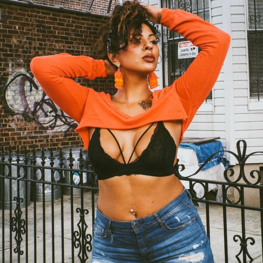 Meet your Posher, Val