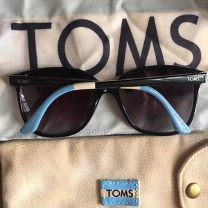 TOMS Sunglasses NEW
