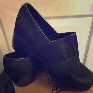 Women clog black