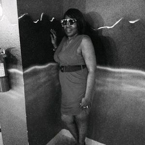 Meet your Posher, Sharon