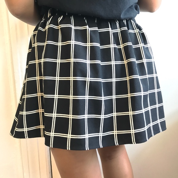 Pleated skirt - Picture 3 of 3