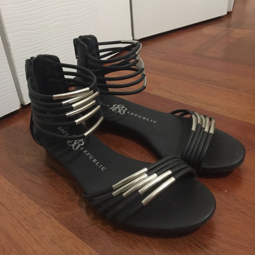Rock & Republic black sandals