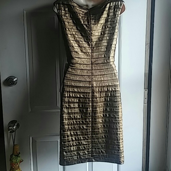 Dress. NWT. Sz. 2 - Picture 2 of 6