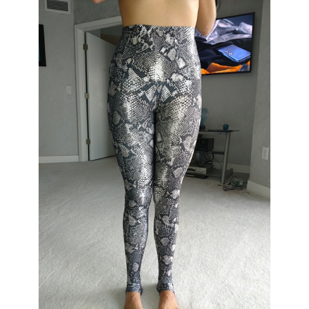 Snakeskin yoga Leggings