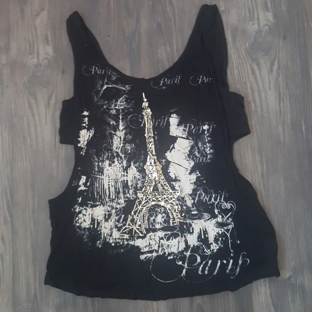 Eiffel Tower/Paris theme. Open on sides