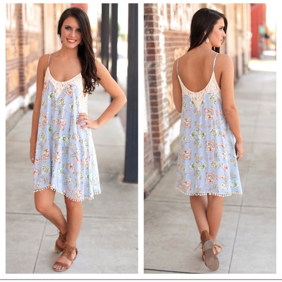Infinity Raine Dresses & Skirts - SMALL ✨ Floral & Lace Sundress ✨