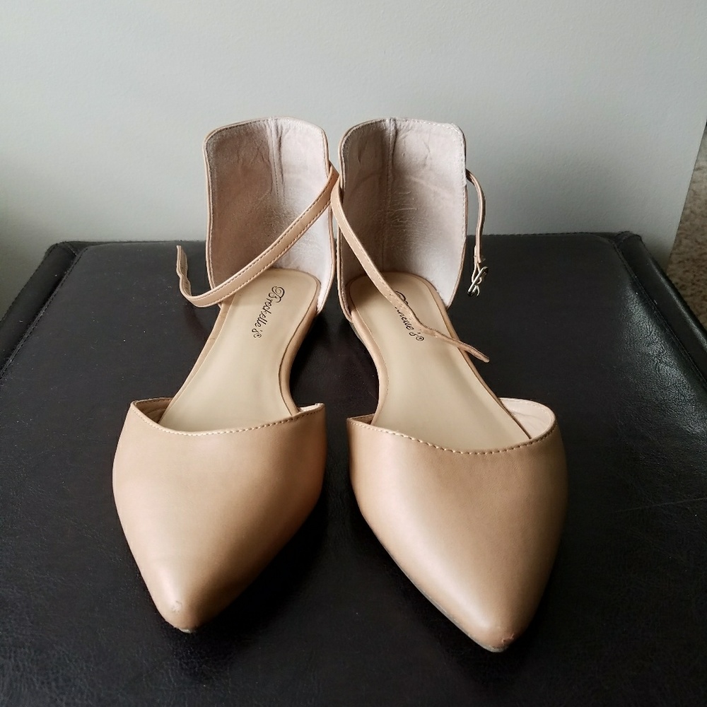 tan, flat dress shoe